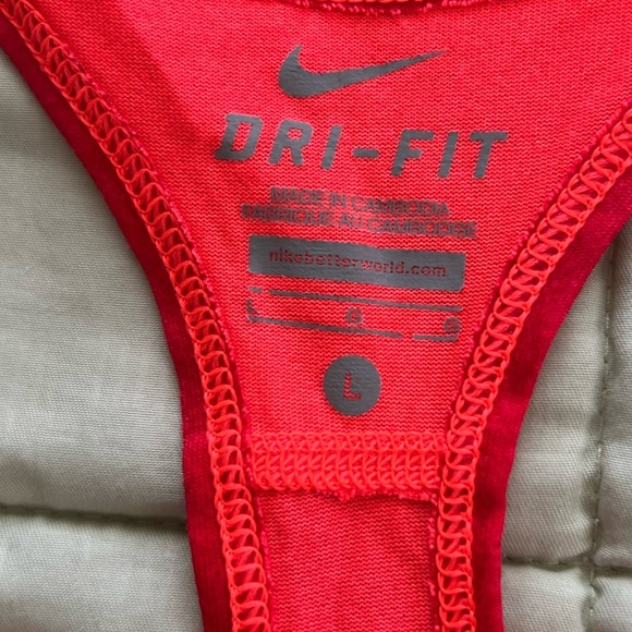 Nike dry fit Tank - Picture 4 of 4